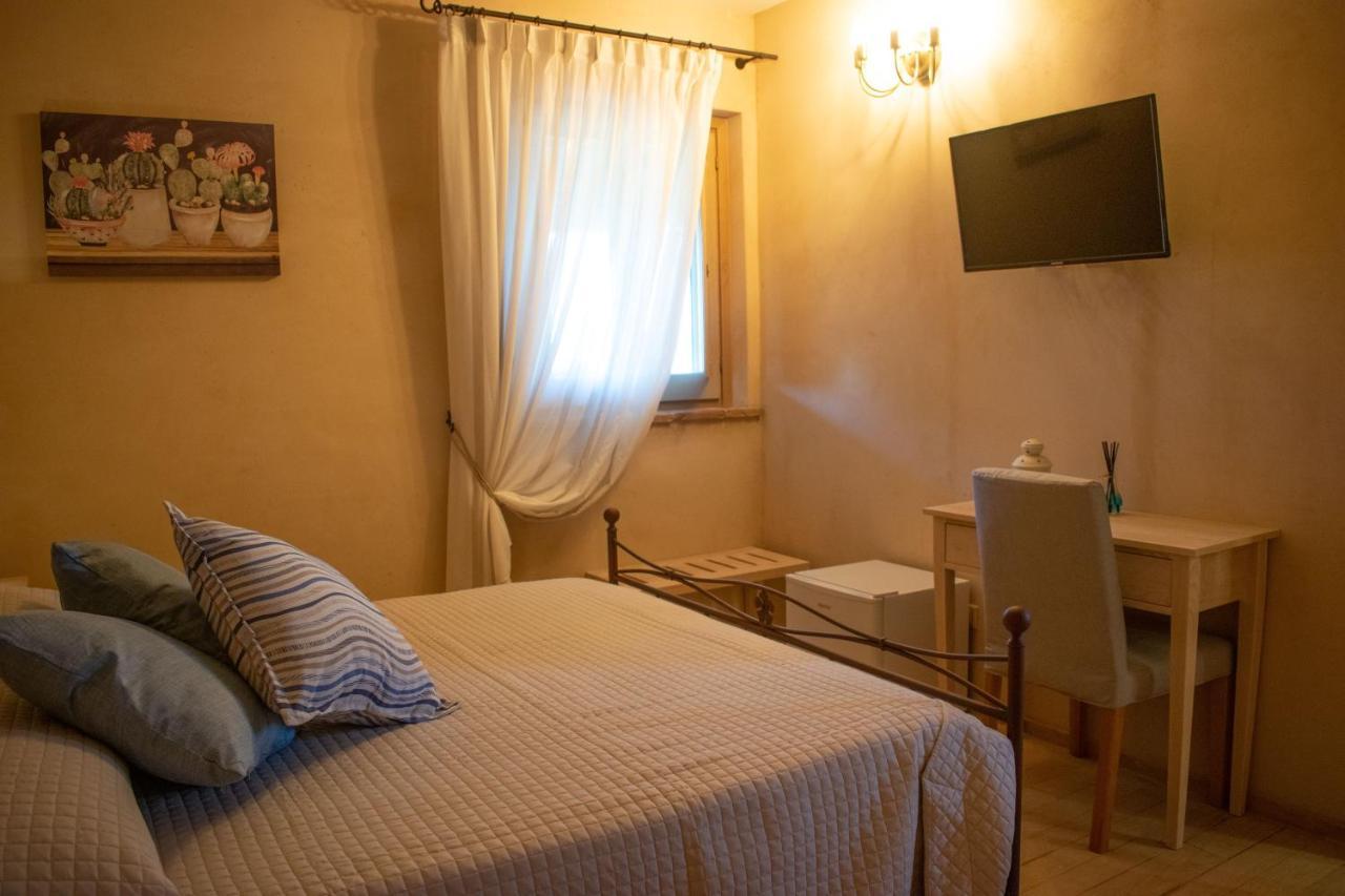 Camera Iris - B&B Antico Casale Monte San Biagio Exteriér fotografie